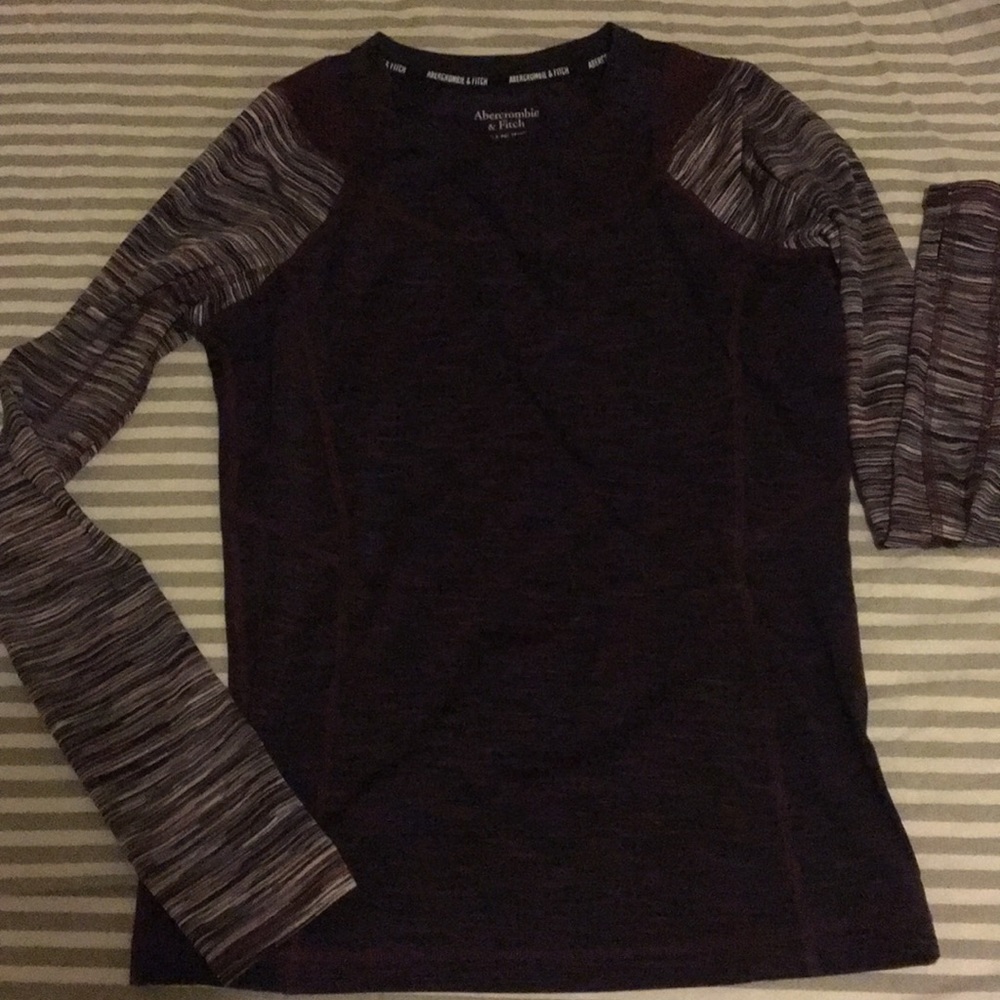 Abercrombie and Fitch running long sleeve tech